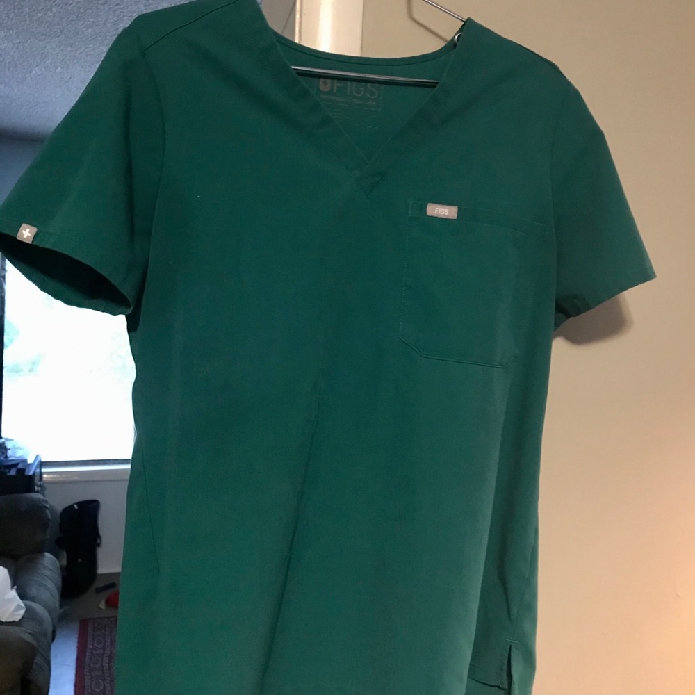 Women’s medium Figs hunter green scrub top Catrina
